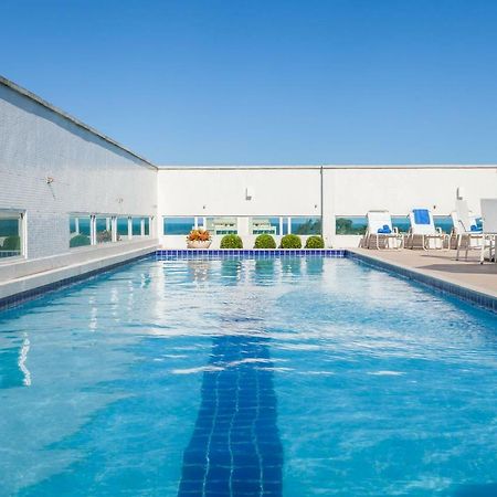 Ramada By Wyndham Macae Hotel & Suites Экстерьер фото