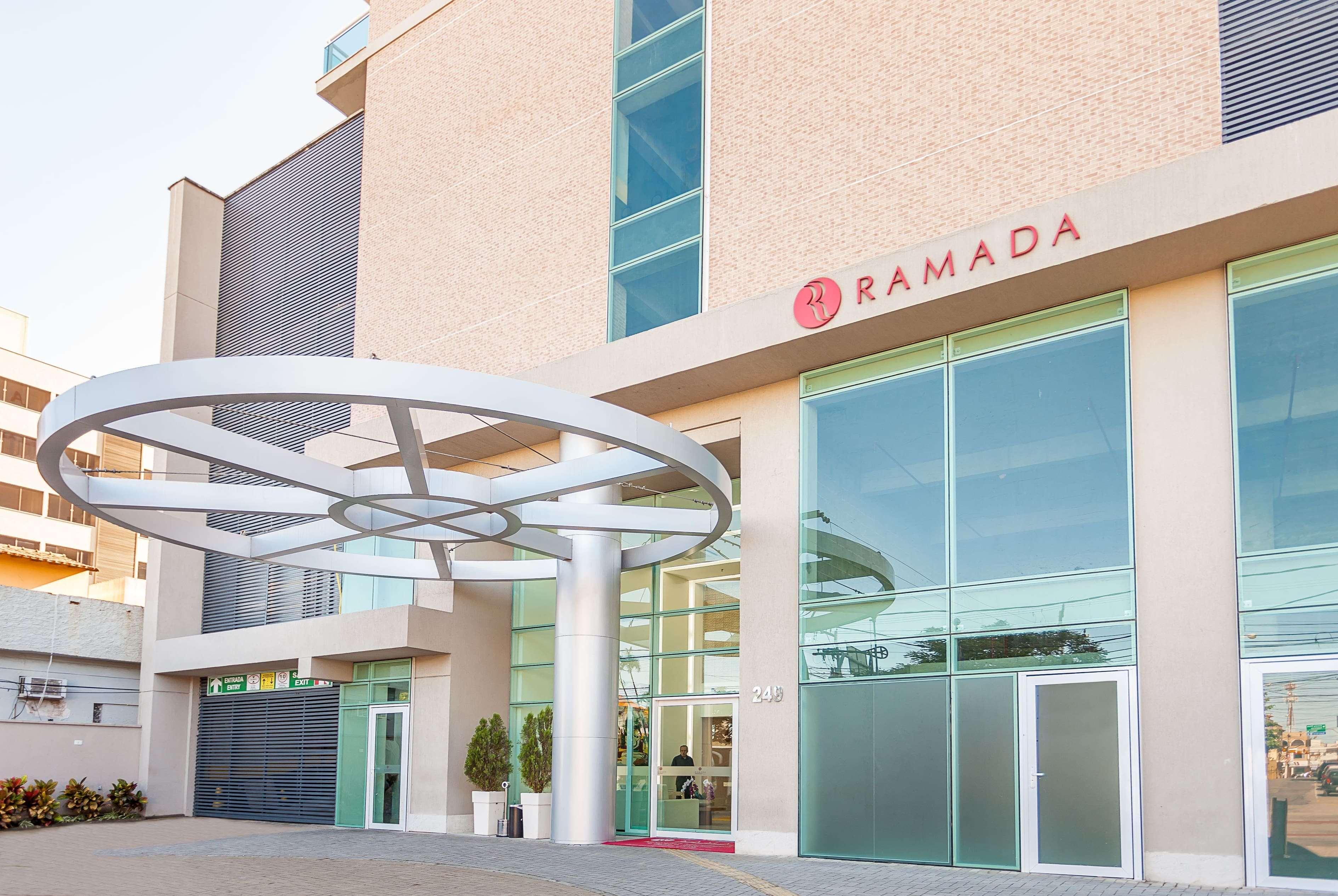 Ramada By Wyndham Macae Hotel & Suites Экстерьер фото