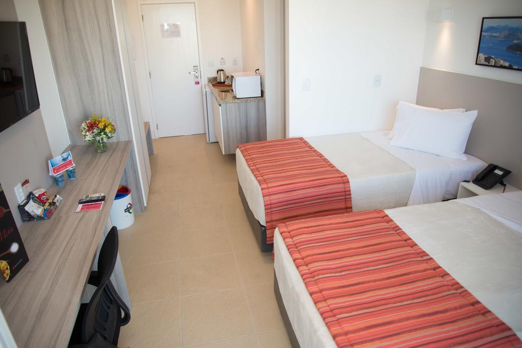 Ramada By Wyndham Macae Hotel & Suites Экстерьер фото